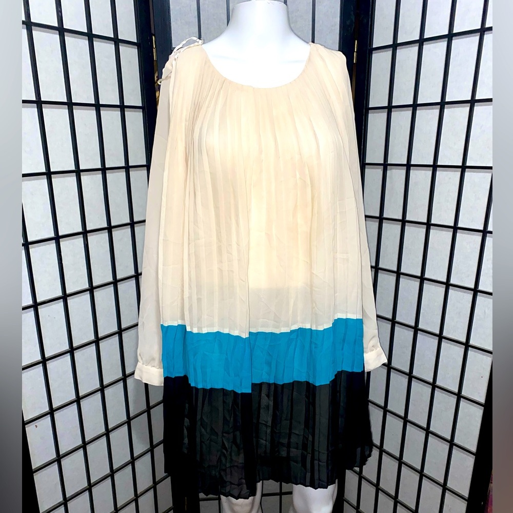 Romeo & Juliet Couture Color Block Longsleeve Dress